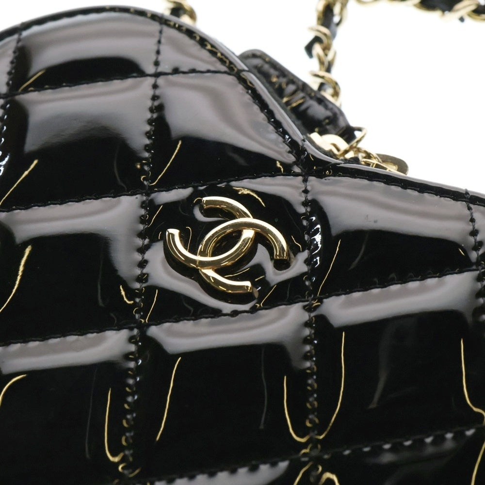 CHANEL(シャネル) ハートモチーフ チェーンショルダーバッグ ブラック×ホワイト パテントレザー ポシェットバッグ AP3295