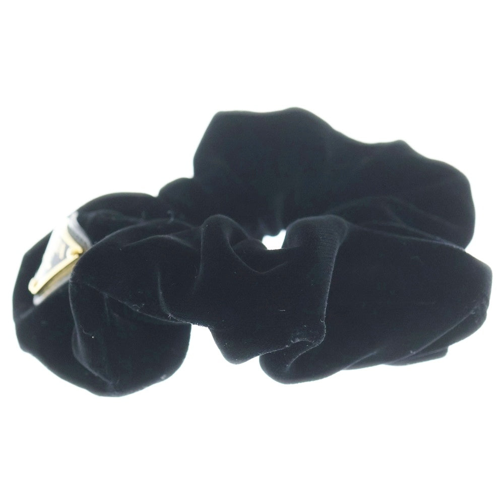 PRADA(プラダ) シュシュ トライアングルロゴ ブラック×ゴールド ベロア 1IF015