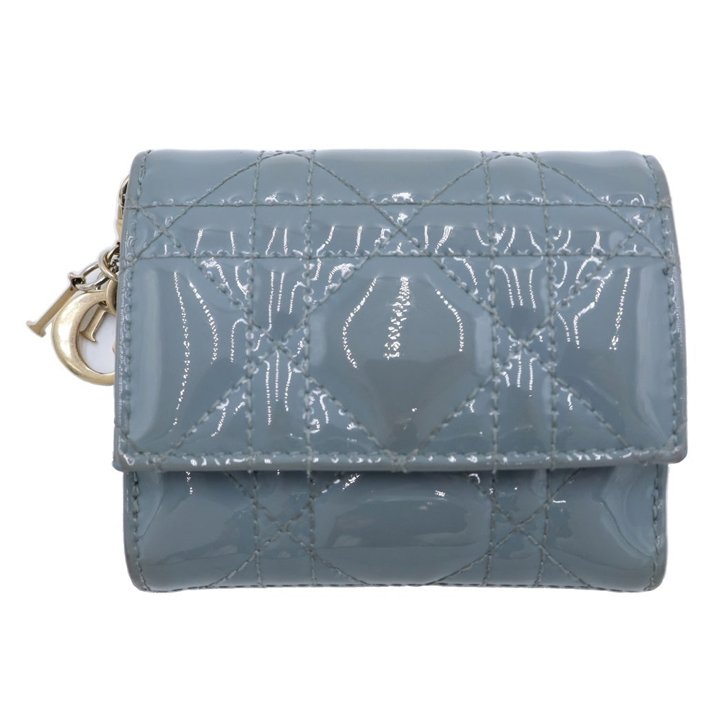 Christian Dior(クリスチャンディオール) ロータスウォレット 三つ折り財布 コンパクトウォレット コインケース スモーキーブルー カナージュ パテントレザー ゴールド金具 レディース