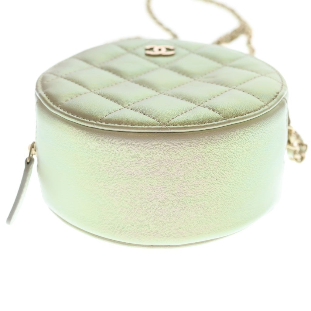 CHANEL(シャネル) ココマーク マトラッセ ラウンド チェーンショルダーバッグ ミニバッグ ホワイト オーロラ レザー ゴールド金具 レディース