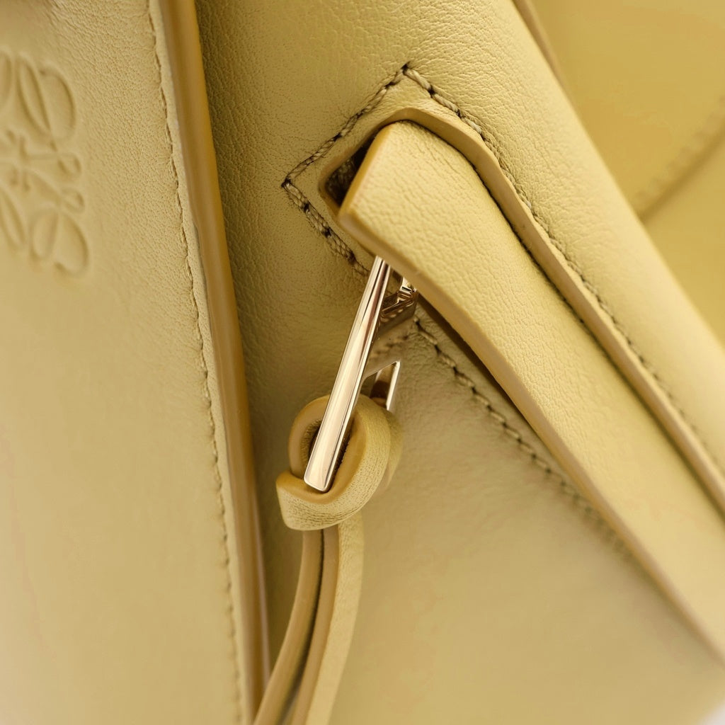 LOEWE(ロエベ) ハンモック ショルダーバッグ ブライトブルオーカー マスタードイエロー レザー ゴールド金具 レディース
