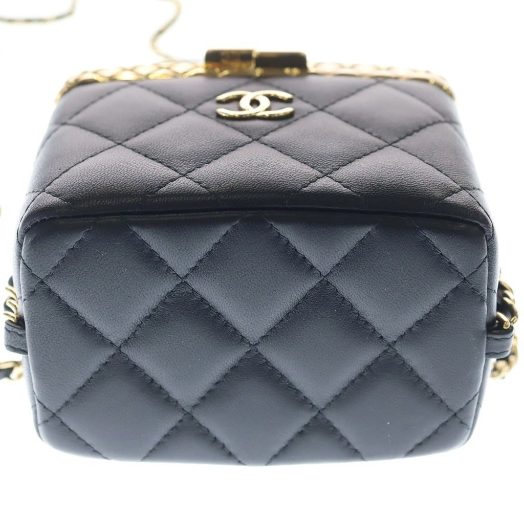 CHANEL(シャネル) マトラッセ ミニ バニティ チェーンショルダーバッグ ラムスキン レザー ゴールド金具 ブラック 31番台 レディース