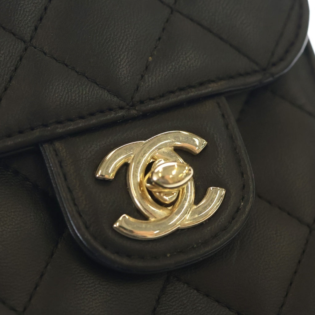 CHANEL(シャネル) マトラッセ フラップ フォンケース ラムスキン レザー チェーンショルダー バッグ ポーチ ゴールド金具 ブラック 22番台 レディース