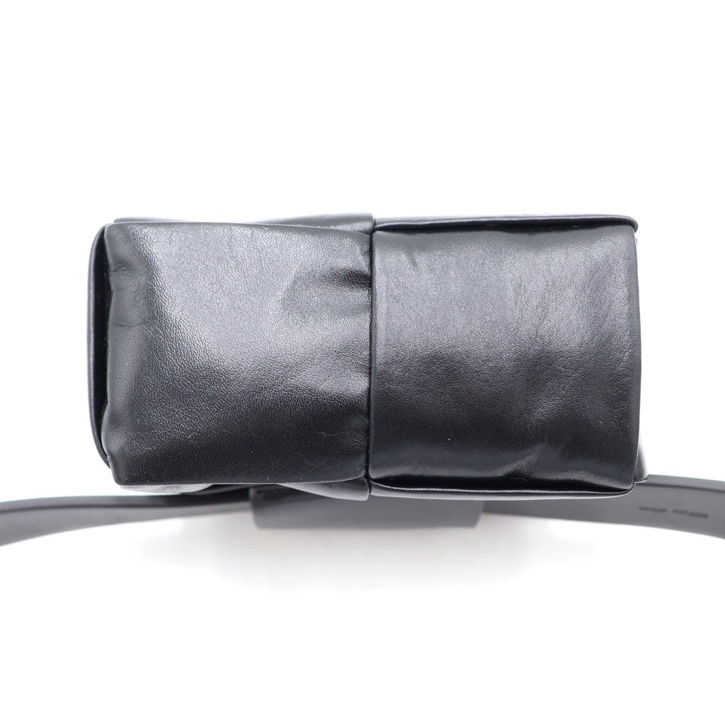BOTTEGA VENETA(ボッテガヴェネタ) カセット マキシイントレチャート ベルトウエストバック ブラック レザー
