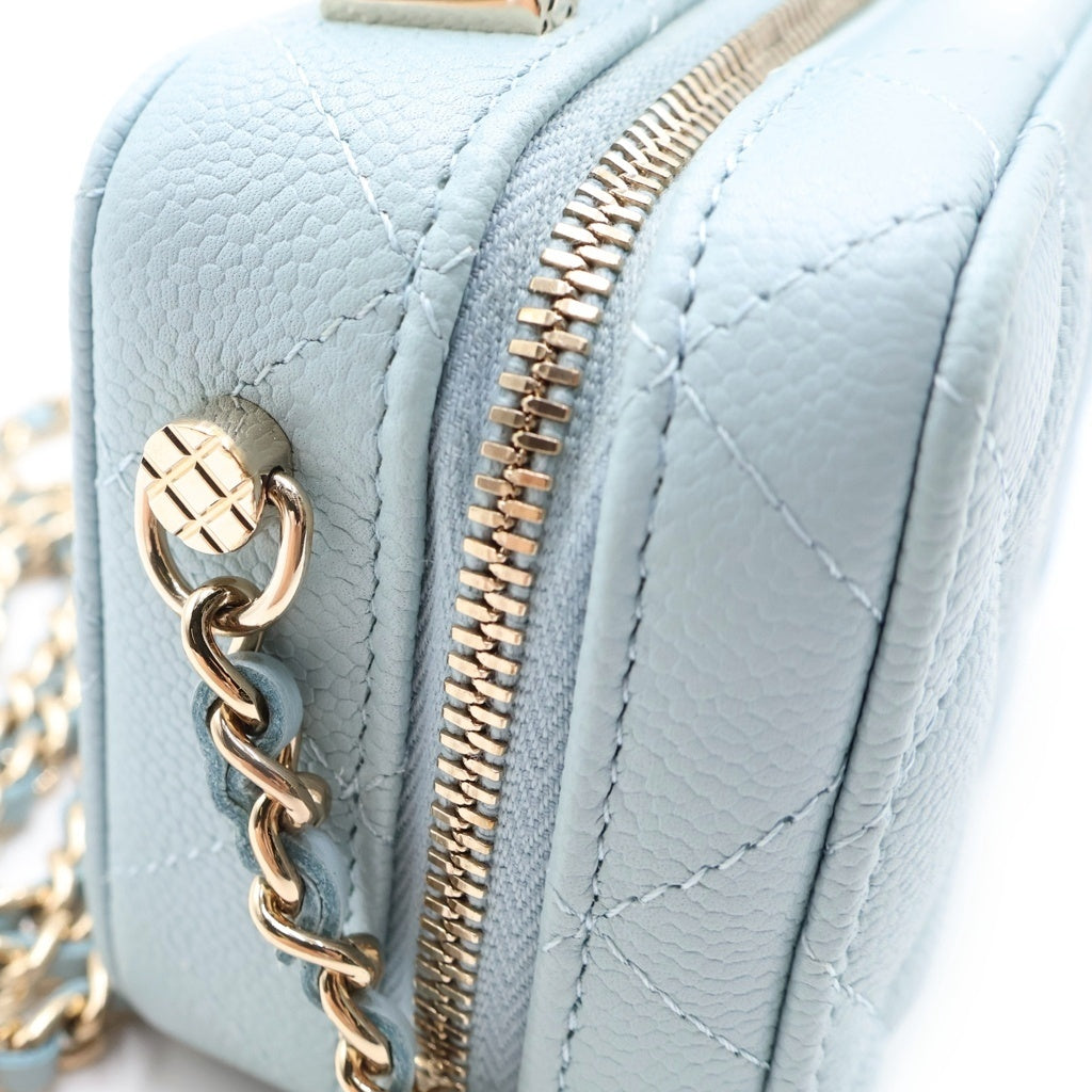 CHANEL(シャネル) マトラッセ ヴァニティ チェーンショルダーバッグ ゴールド金具 キャビアスキン ライトブルー AP2634 レディース