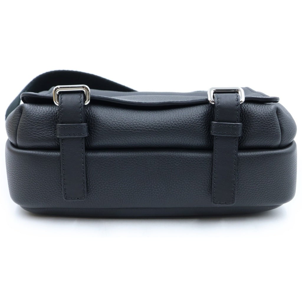 LOEWE(ロエベ) アナグラム メッセンジャーバッグ レザー シルバー金具 ショルダーバッグ ブラック