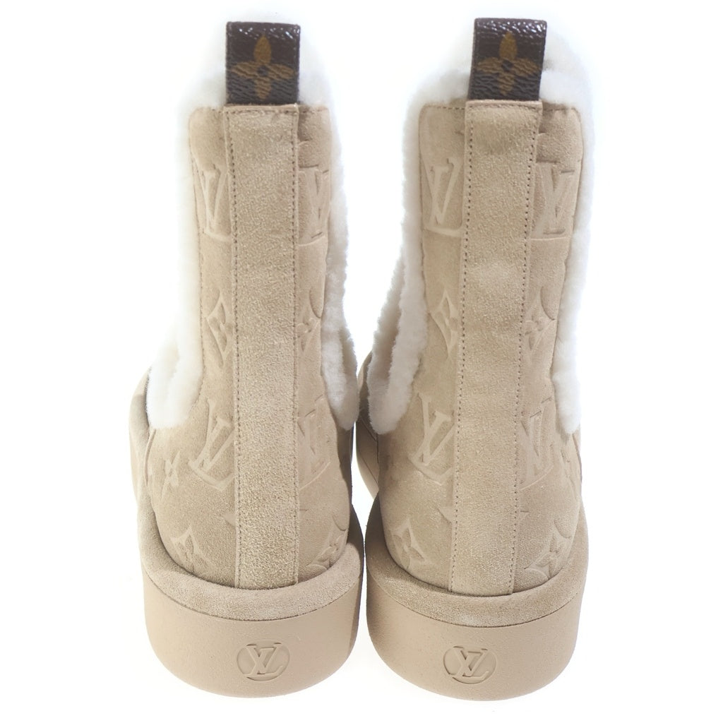LOUIS VUITTON(ルイヴィトン) アスペン モノグラム スエードレザー ボア サイドゴア チェルシー ムートン ショートブーツ ベージュ レディース 1AIUDI