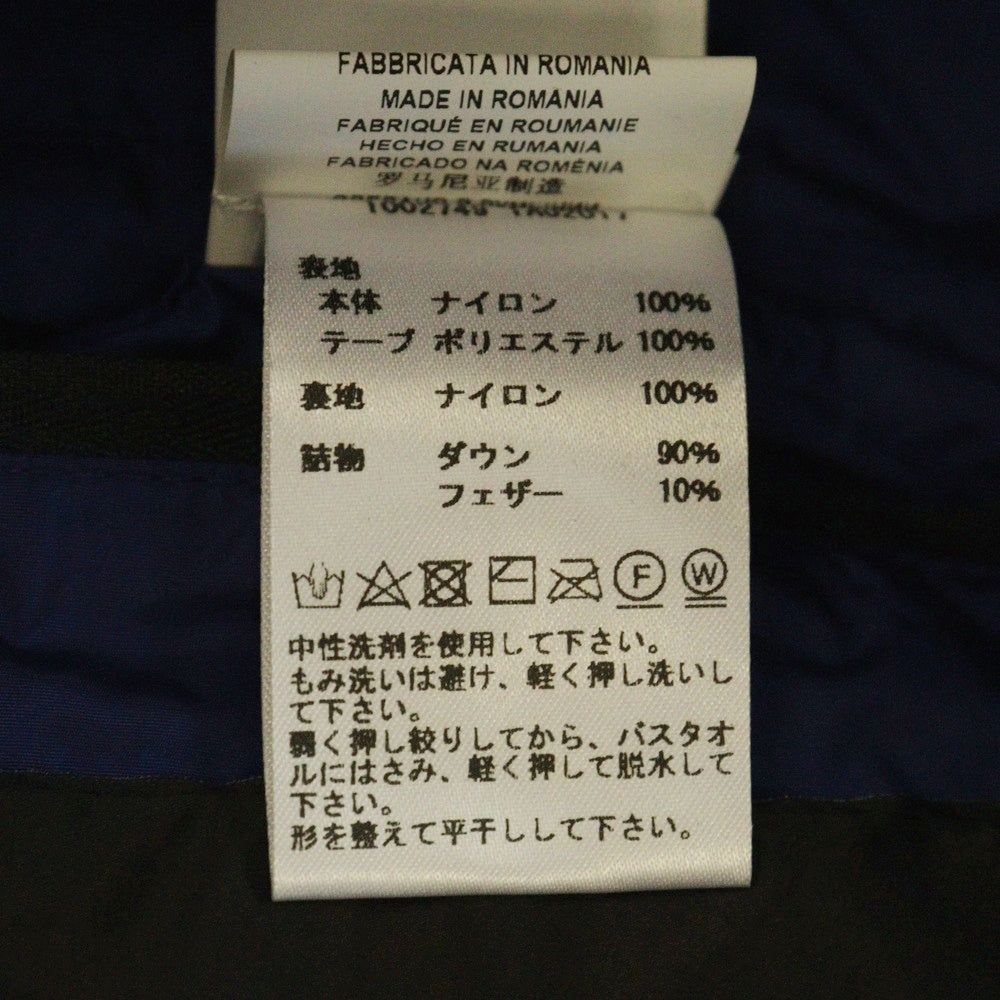 VERSACE(ヴェルサーチ) 2WAY グレカ ロゴプリント 総柄 ジップアップ ダウンジャケット ブルー 1002749 1A02017