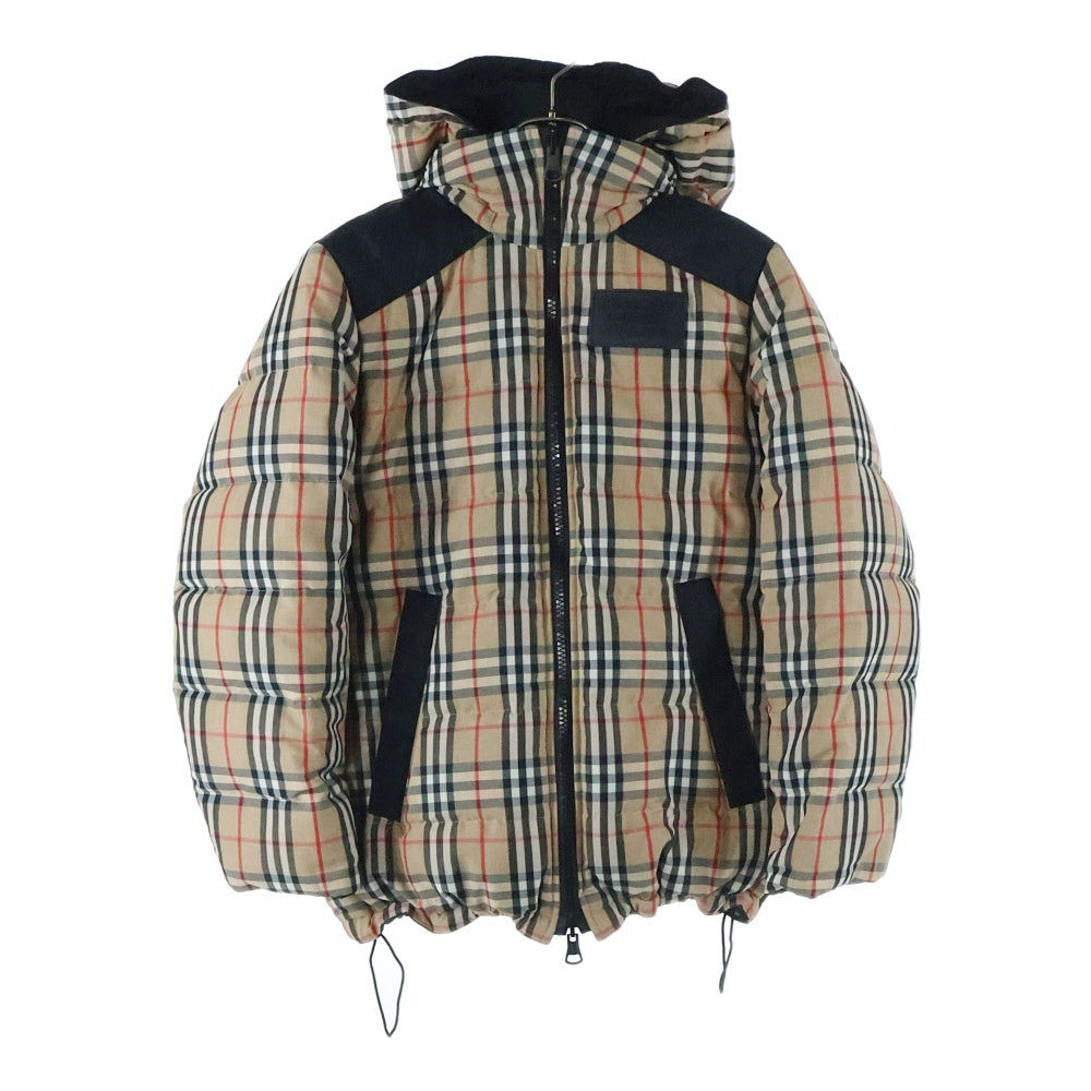 BURBERRY(バーバリー) ノバチェック総柄 リバーシブル ラバーワッペンロゴ フーデッド ジップアップ ダウンジャケット ベージュ/ブラック 8018766