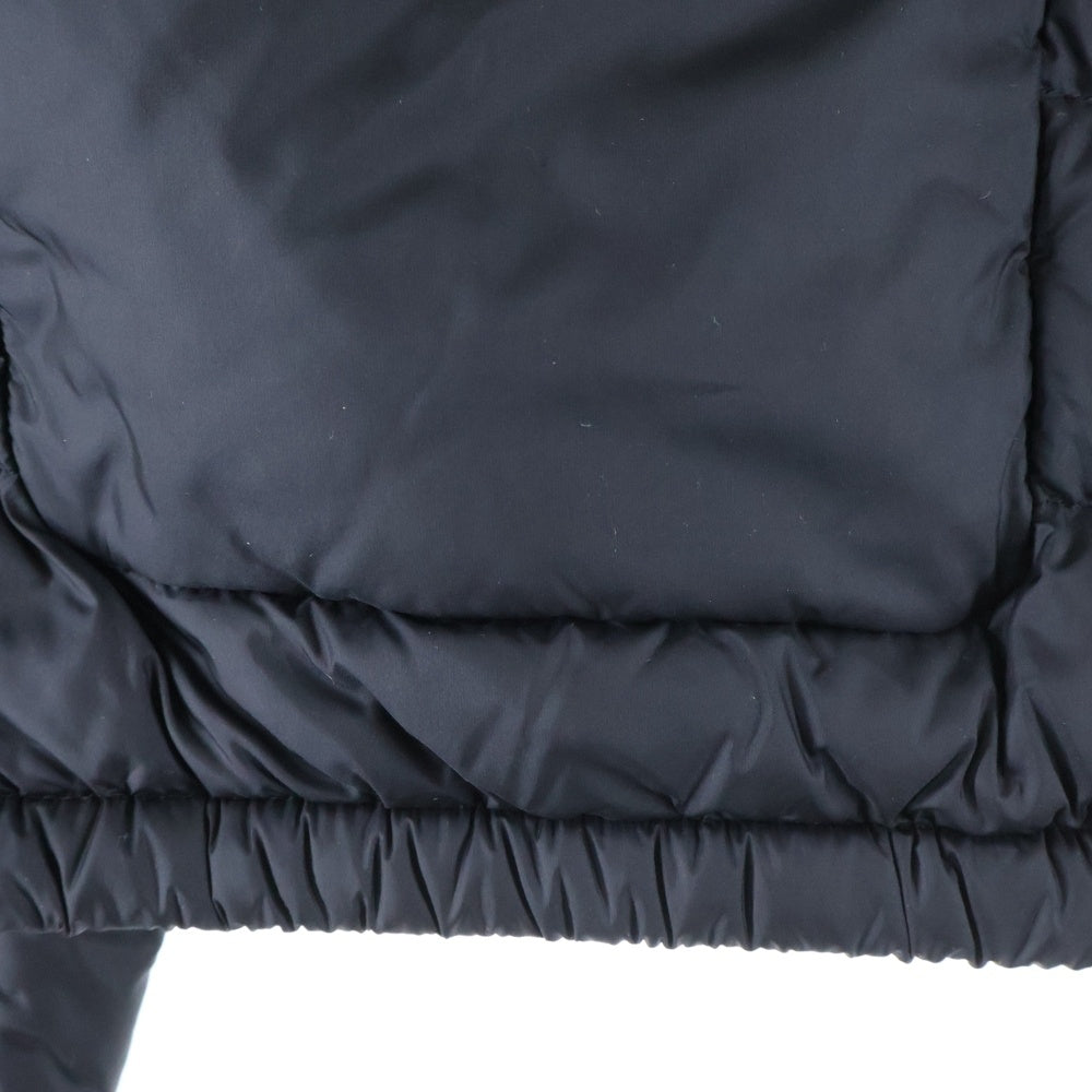 MONCLER(モンクレール) LANS GIUBOTTO ロゴワッペン付ライトダウンジャケット ブラック 22205226UQMR レディース