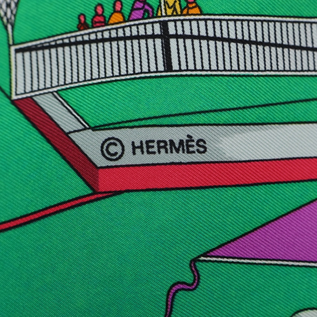 HERMES(エルメス) カレ90 LES FOLIES DU CIEL 大空の狂気 グリーン シルク スカーフ レディース