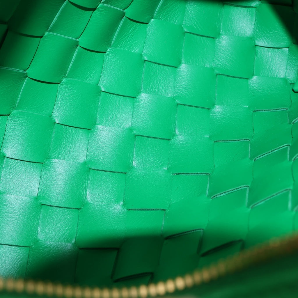 BOTTEGA VENETA(ボッテガヴェネタ) ミニループカメラ ショルダーバッグ イントレチャート レザー グリーン レディース