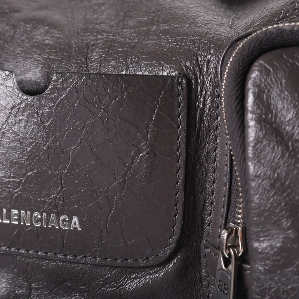 BALENCIAGA(バレンシアガ) スーパービジー ラージ カーフスキン レザー スリングバッグ ショルダーバッグ グレー 702168 レディース