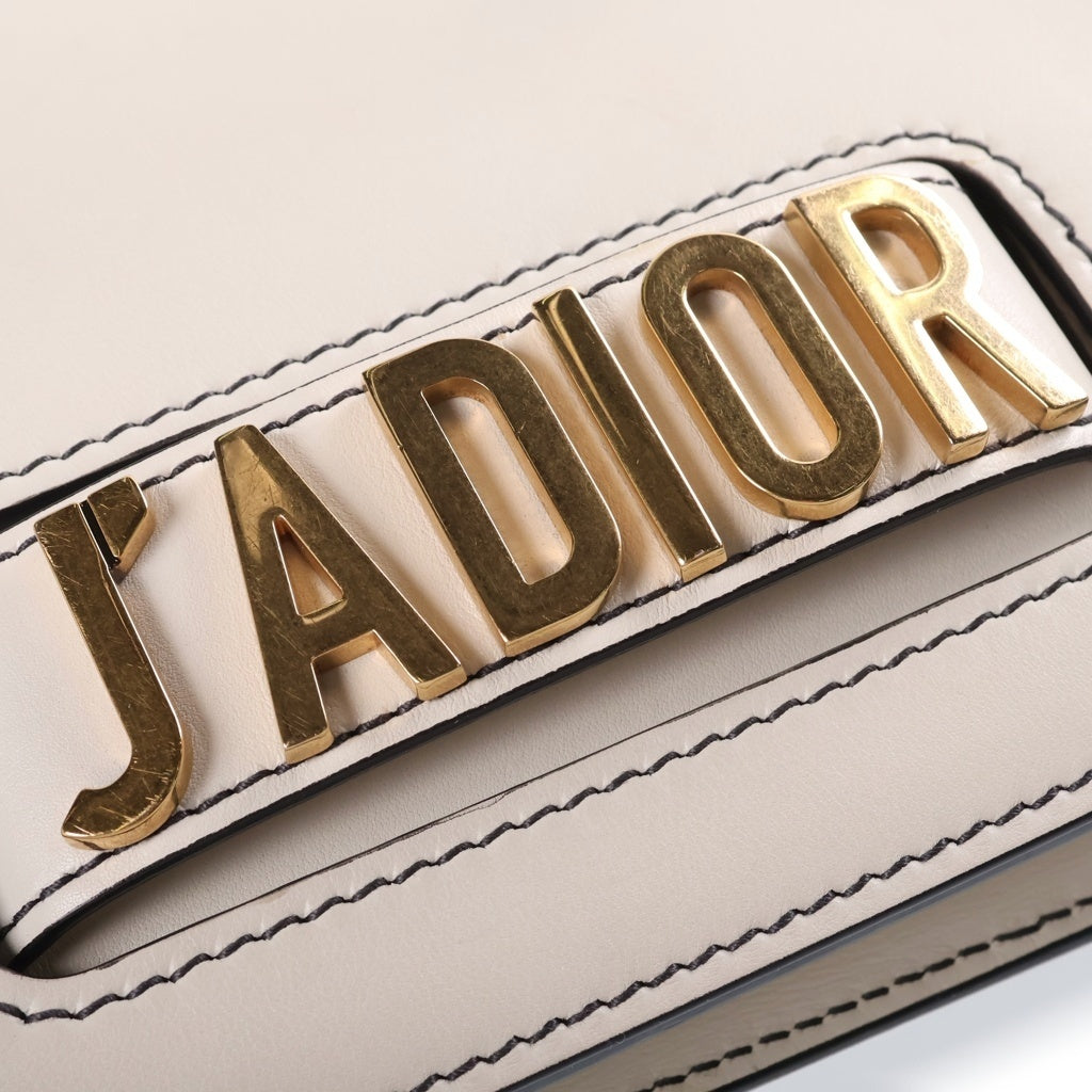 Christian Dior(クリスチャンディオール) J'ADIOR チェーンフラップバッグ ショルダーバッグ アイボリー レザー ゴールド金具 M9000CVWU レディース