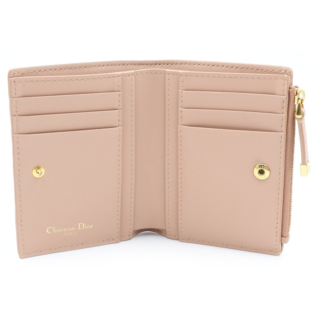 Christian Dior(クリスチャンディオール) カロ ダリア コンパクトウォレット 二つ折り財布 ベージュ レザー ゴールド金具 レディース