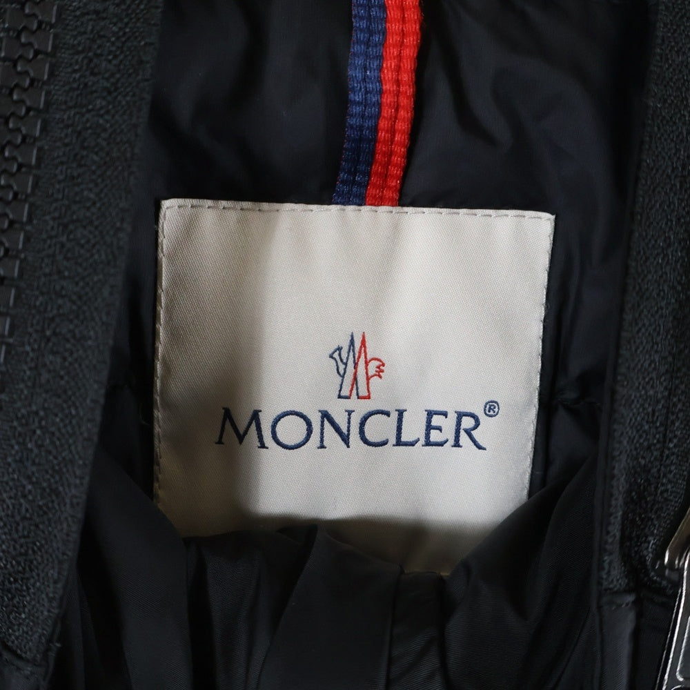 MONCLER(モンクレール) GUILLAND ロゴワッペンナイロンダウンジャケット ブラック B20914190605