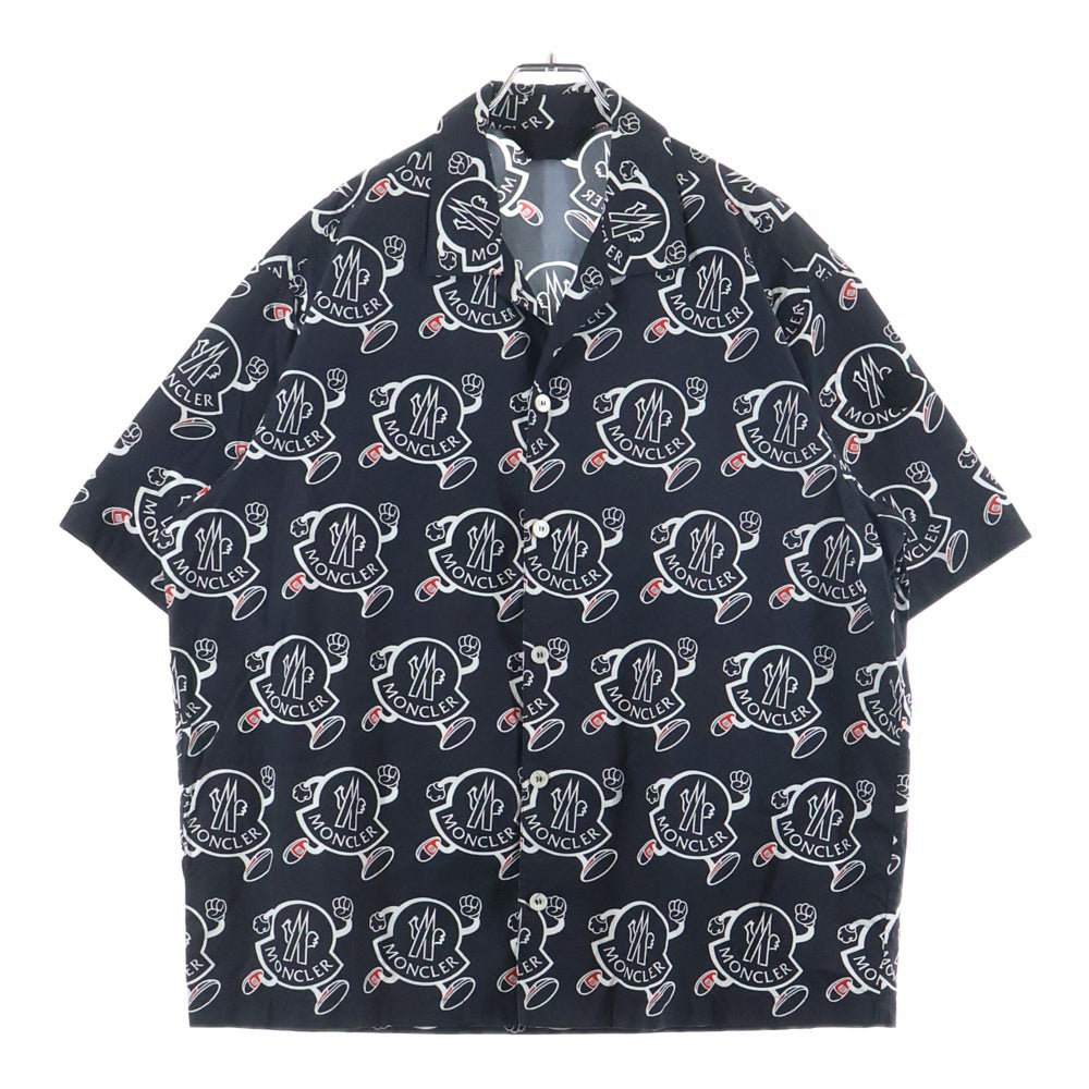 MONCLER(モンクレール) 23SS ロゴ キャラクター 総柄プリント オープンカラー 半袖シャツ ブラック I10912F00005 596RO