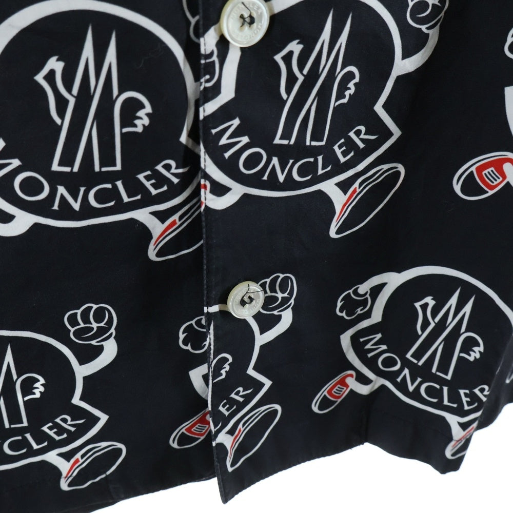 MONCLER(モンクレール) 23SS ロゴ キャラクター 総柄プリント オープンカラー 半袖シャツ ブラック I10912F00005 596RO
