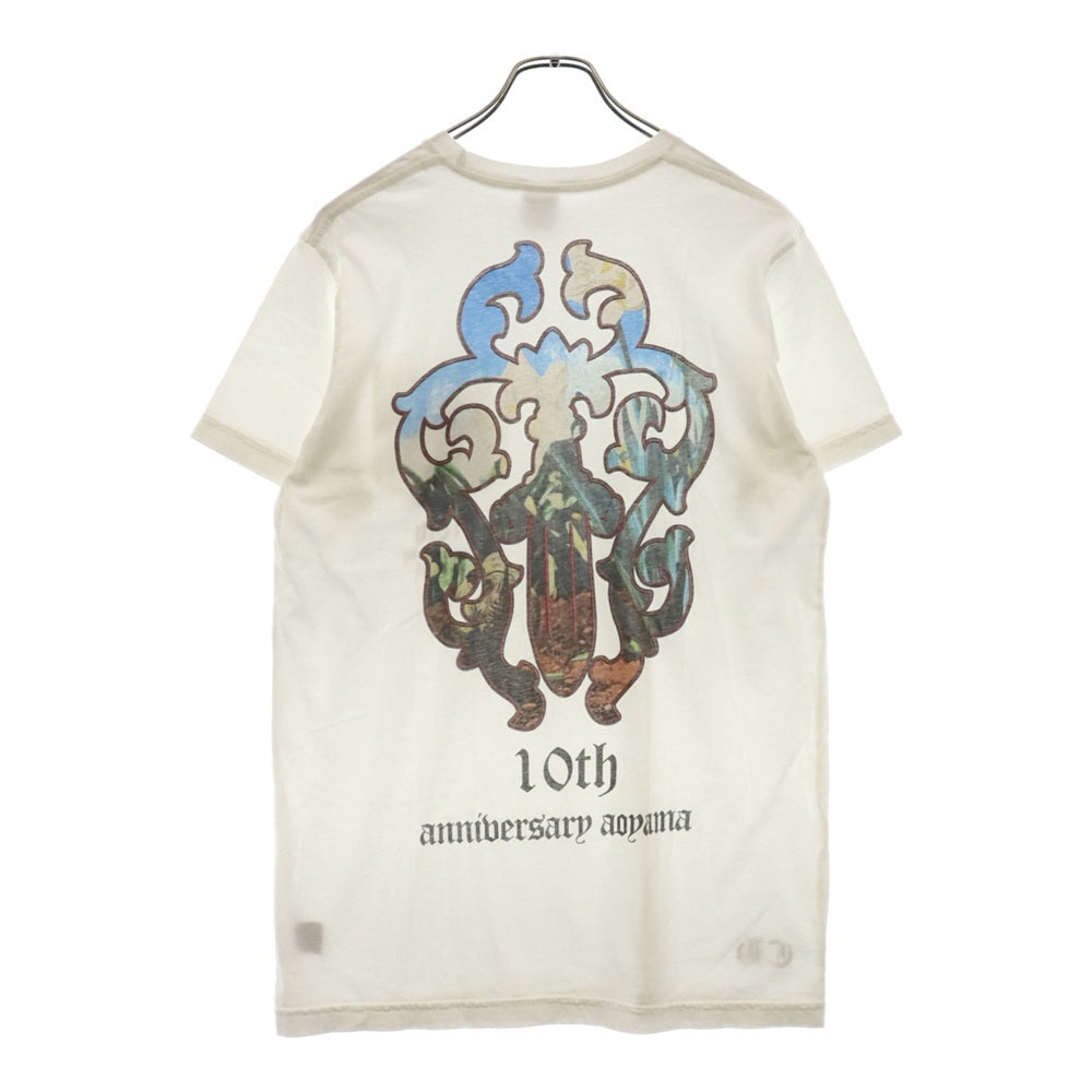 CHROME HEARTS(クロムハーツ) 10TH anniversary AOYAMA DAGGER S/S TEE 青山10周年限定 バックダガーロゴプリント 半袖Tシャツ ホワイト