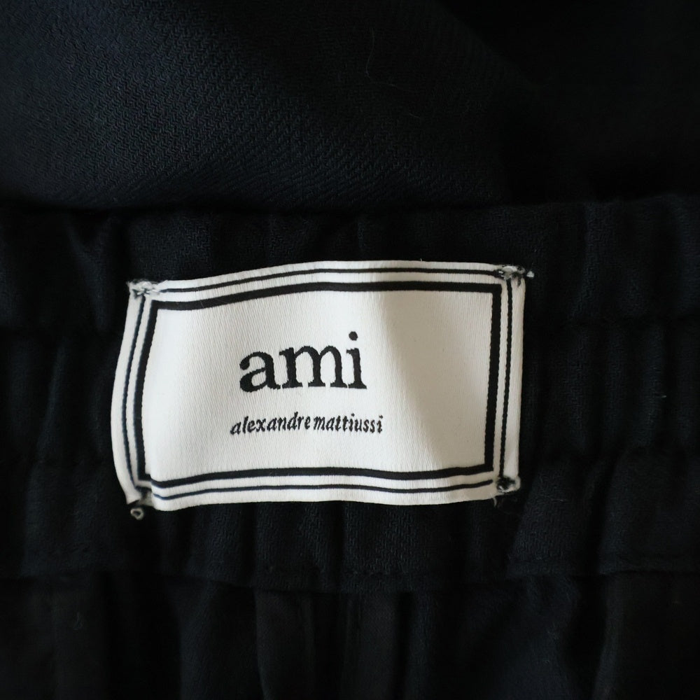 AMI Alexandre Mattiussi(アミアレクサンドルマテュッシ) Elasticized waist trousers E20HT206.246クロップド エラスティック パンツ ブラック