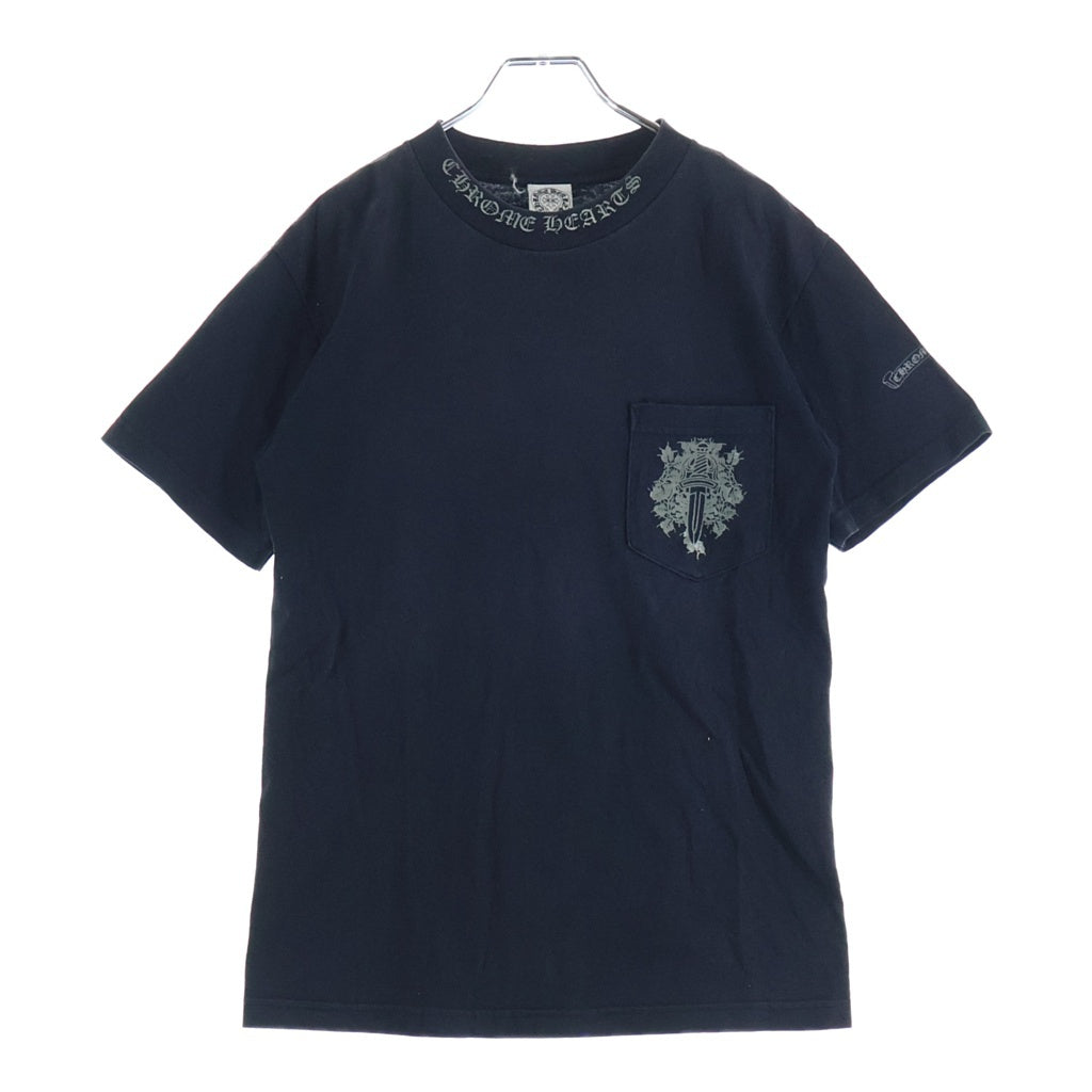 CHROME HEARTS(クロムハーツ) OLD ネックロゴ ヴァインダガー胸ポケット バックスクロールラベル 半袖Tシャツ カットソー ブラック