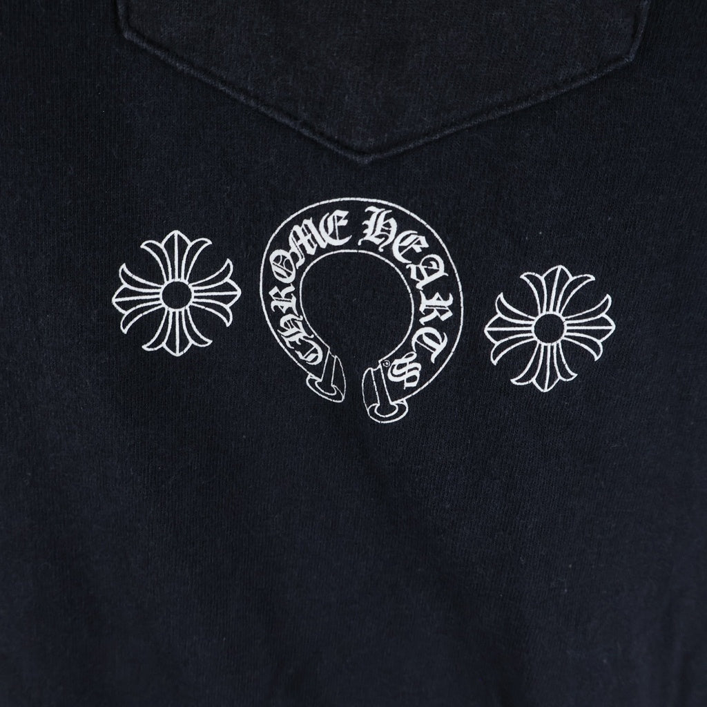 CHROME HEARTS(クロムハーツ) OLD CH Plus Scroll Logo S/S Tee CHプラス スクロールラベルプリント クルーネック半袖Tシャツ ショートスリーブカットソー ブラック