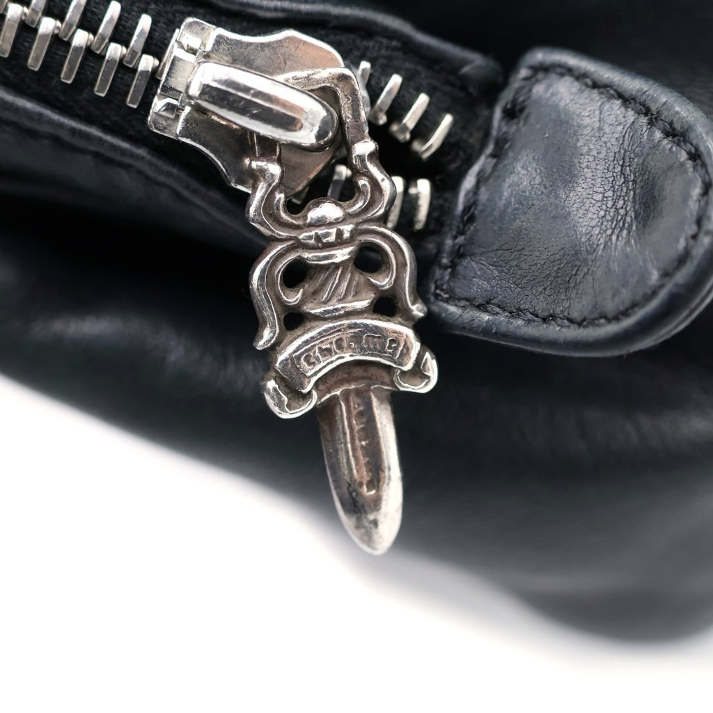 CHROME HEARTS(クロムハーツ) CHプラスパッチ付き ダガージップレザーコスメポーチ レディース
