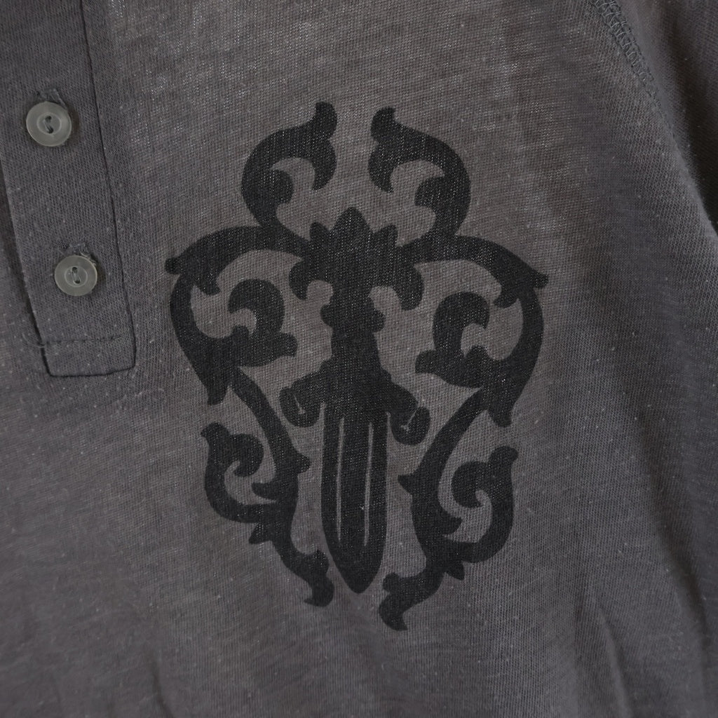 CHROME HEARTS(クロムハーツ) OLD CH CEMETARY CROSS L/S TEE セメタリークロス 両面プリント コットン ヘンリーネック 七分袖Tシャツ 長袖カットソー ‐