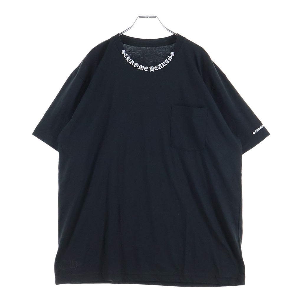 CHROME HEARTS(クロムハーツ) NECK LOGO S/S TEE ネックロゴ アームプリント ポケットTシャツ 半袖クルーネックカットソー ブラック