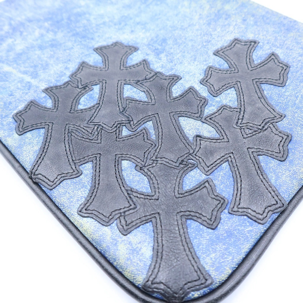 CHROME HEARTS(クロムハーツ) セメタリークロスパッチ付き ダガージップレザークラッチバック ブルー/ブラック