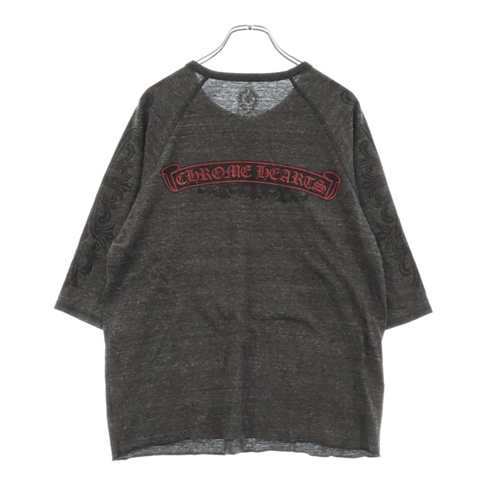 CHROME HEARTS(クロムハーツ) Scroll Label Logo Tee スクロールラベル ロゴ プリント 7分丈 長袖Tシャツ グレー