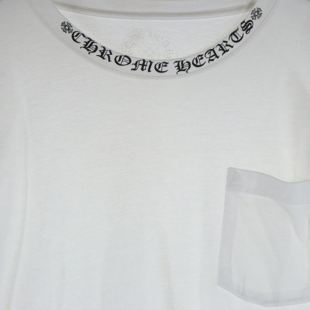 CHROME HEARTS(クロムハーツ) Neck Logo ネックロゴ アームプリント ロングスリーブ L/S 長袖 ポケットTシャツ カットソー ホワイト
