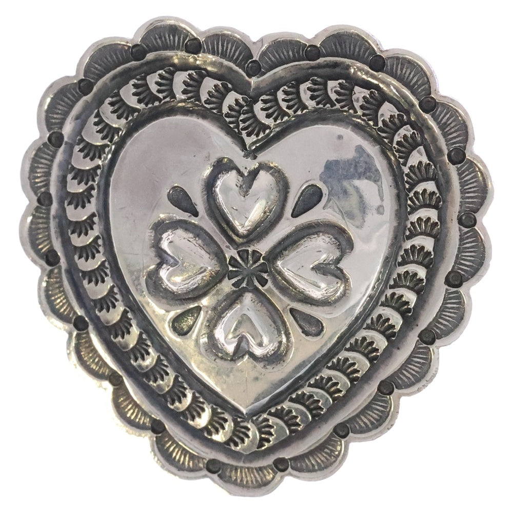 INDIAN JEWELRY(インディアンジュエリー) ナバホ族 Sunshine Reeves作 エンボスハートコンチョ シルバー