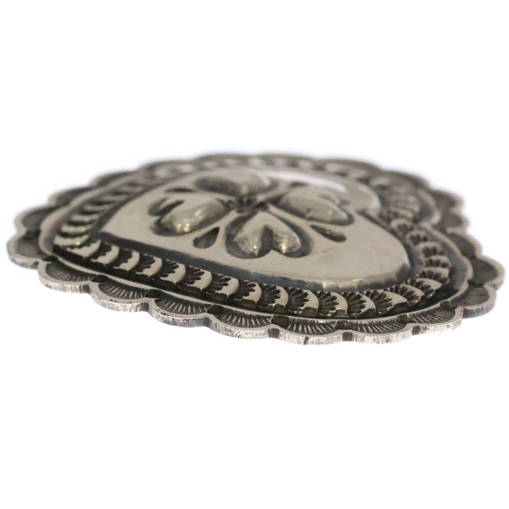 INDIAN JEWELRY(インディアンジュエリー) ナバホ族 Sunshine Reeves作 エンボスハートコンチョ シルバー
