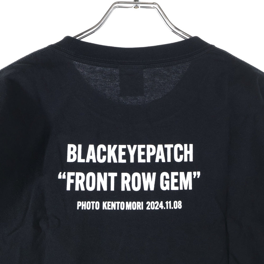 THE BLACK EYE PATCH(ブラックアイパッチ) FRONT ROW GEM PHOTO プリント 半袖Tシャツ ブラック