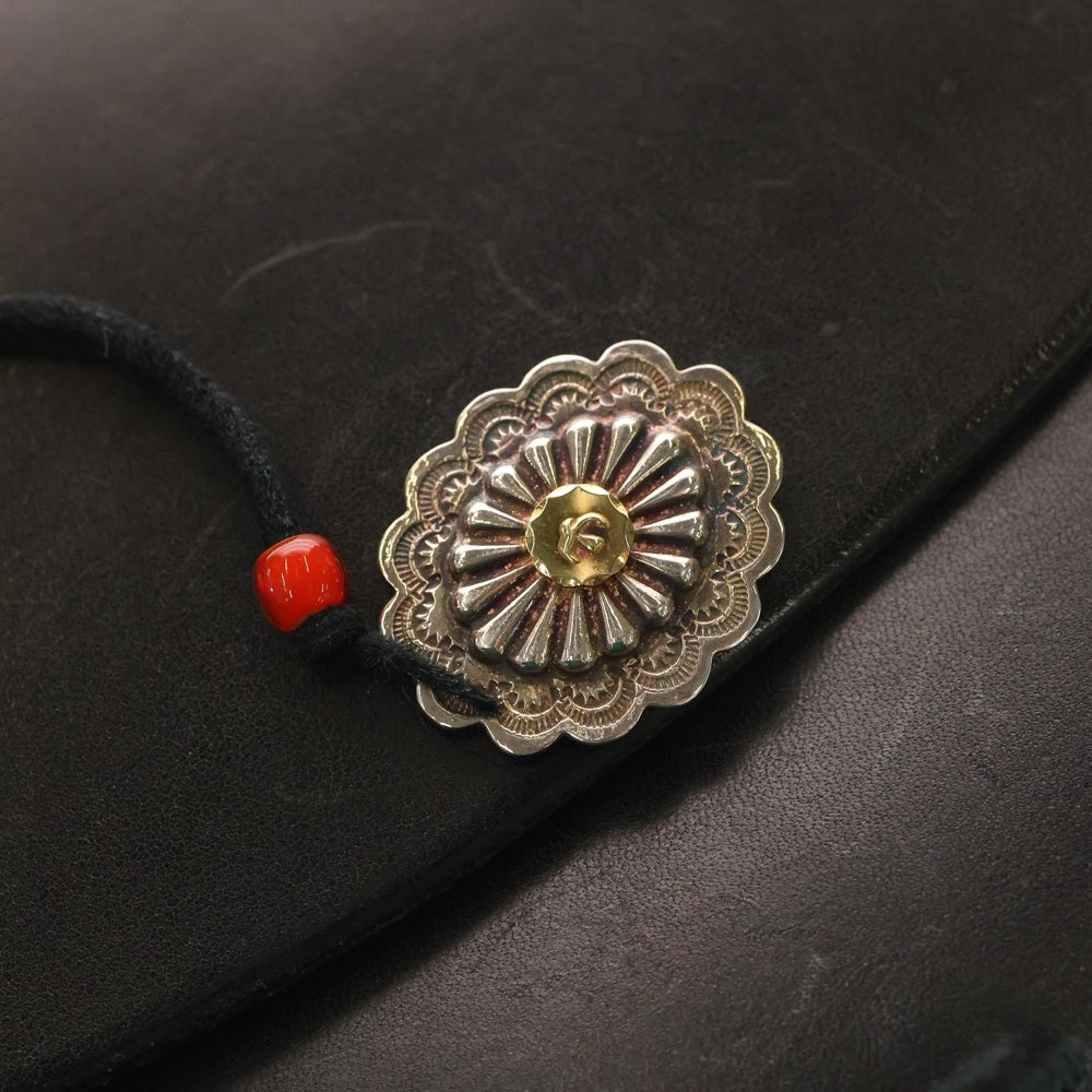 goro's(ゴローズ) K18フラワーコンチョ付きレザーバケットバッグ ブラック