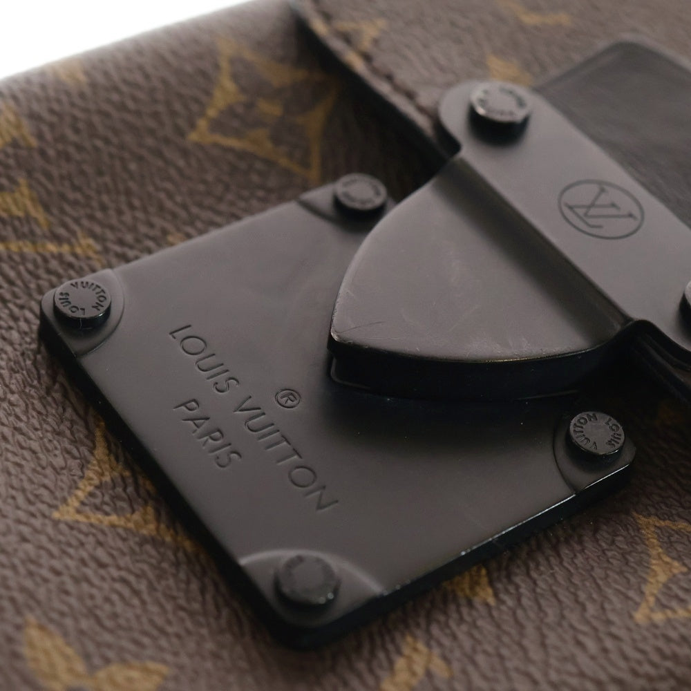 LOUIS VUITTON(ルイヴィトン) モノグラム マカサー Sロック ヴェルティカル ウエアラブル ウォレット M81522