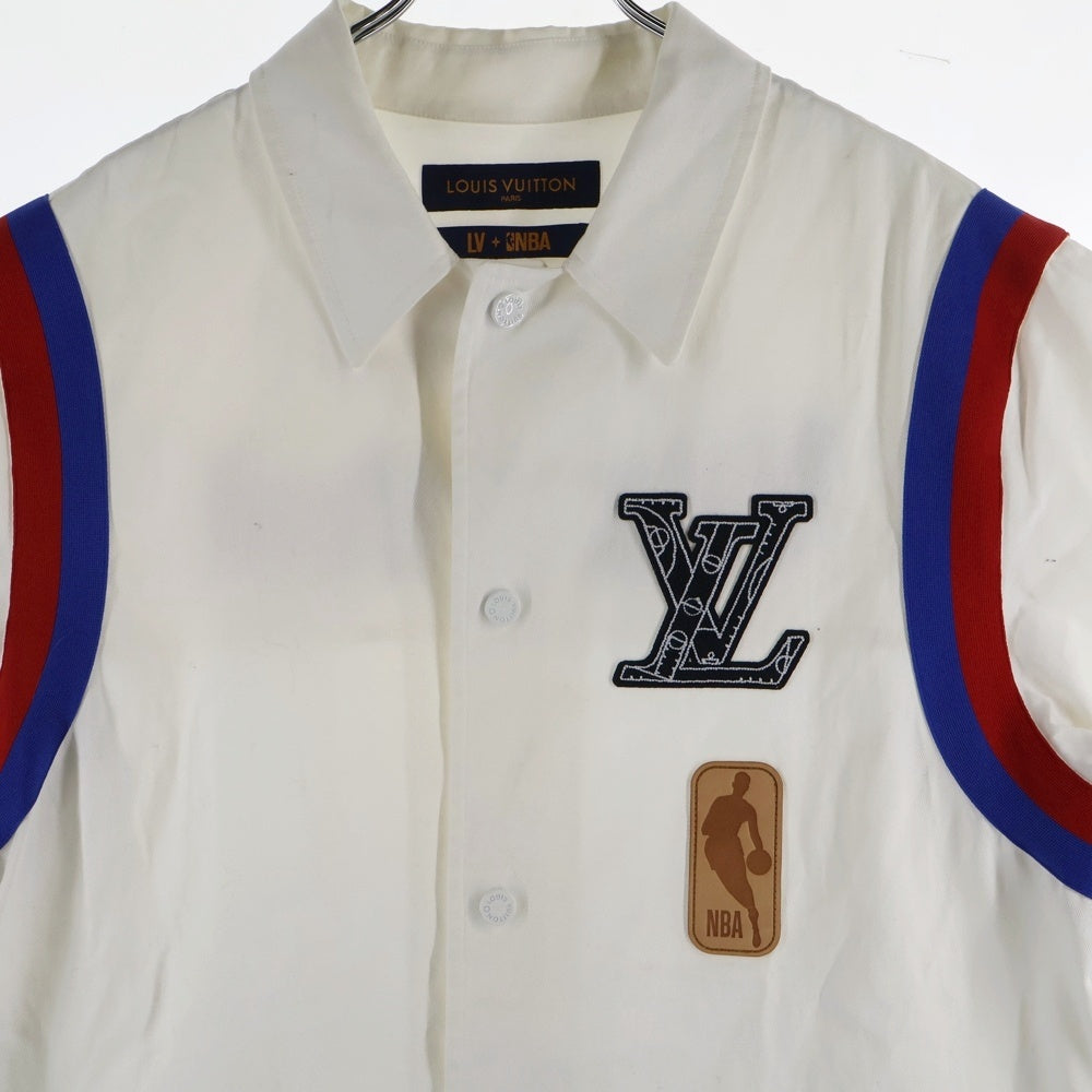 LOUIS VUITTON(ルイヴィトン) 21SS×NBA バックロゴレザーパッチ付き半袖シャツ RM212M EV9 HLS11W ホワイト