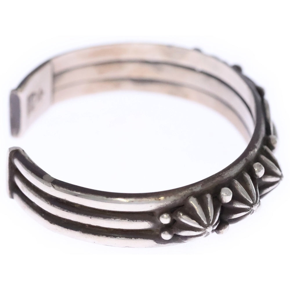 INDIAN JEWELRY(インディアンジュエリー) ナバホ族 Edison Sandy Smith エディソンサンディスミス スタンプワーク バングル