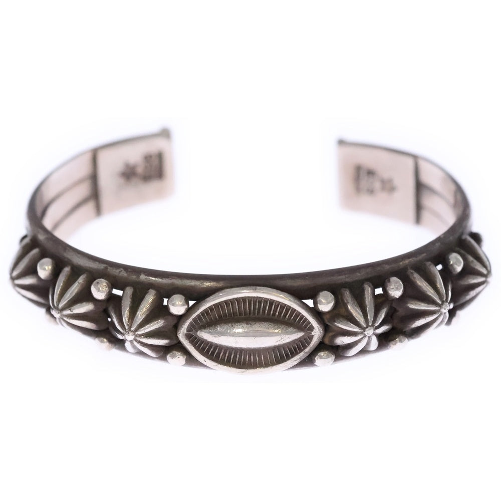 INDIAN JEWELRY(インディアンジュエリー) ナバホ族 Edison Sandy Smith エディソンサンディスミス スタンプワーク バングル