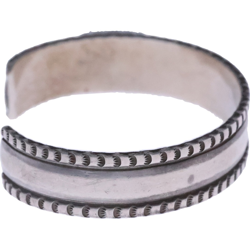 INDIAN JEWELRY(インディアンジュエリー) ナバホ族 ワークシルバーバングル シルバー