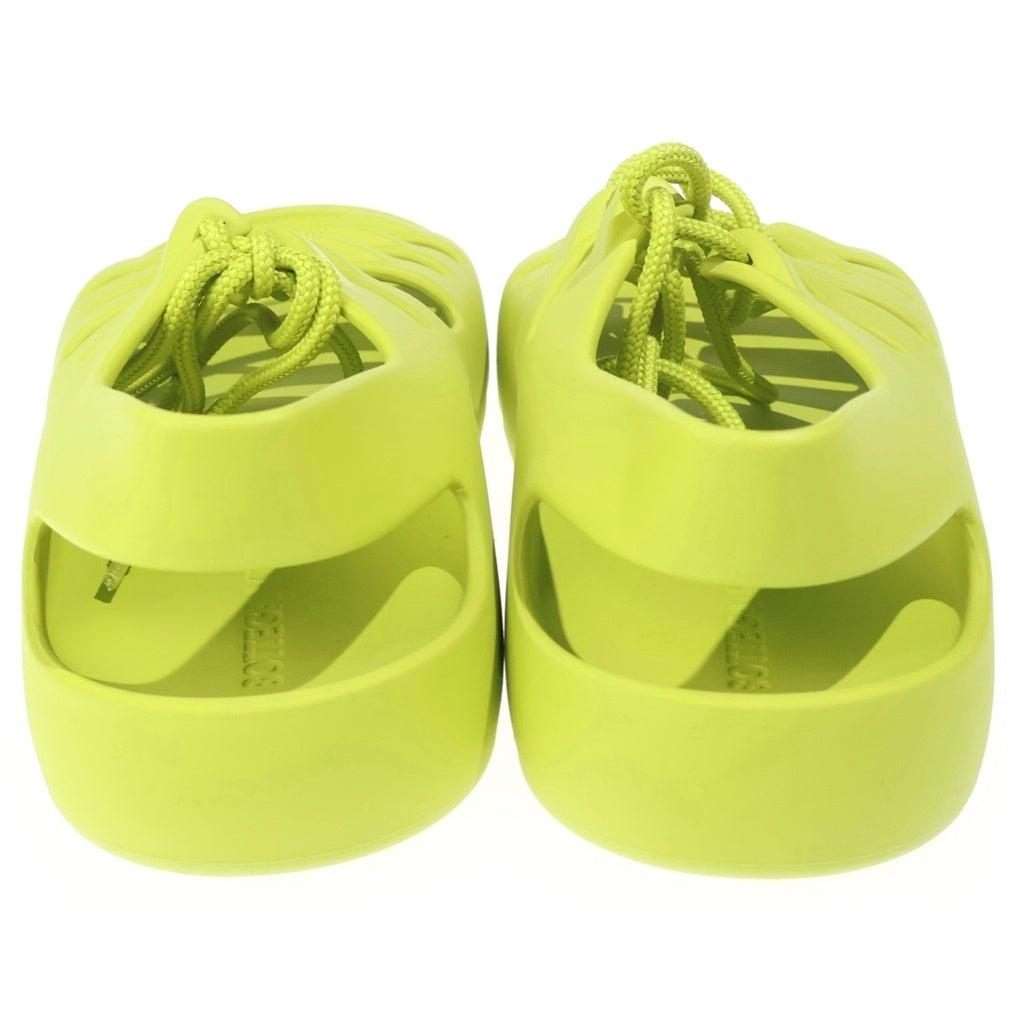 BOTTEGA VENETA(ボッテガヴェネタ) JELLY フラット オープントゥ レースアップ ラバーサンダル イエロー レディース