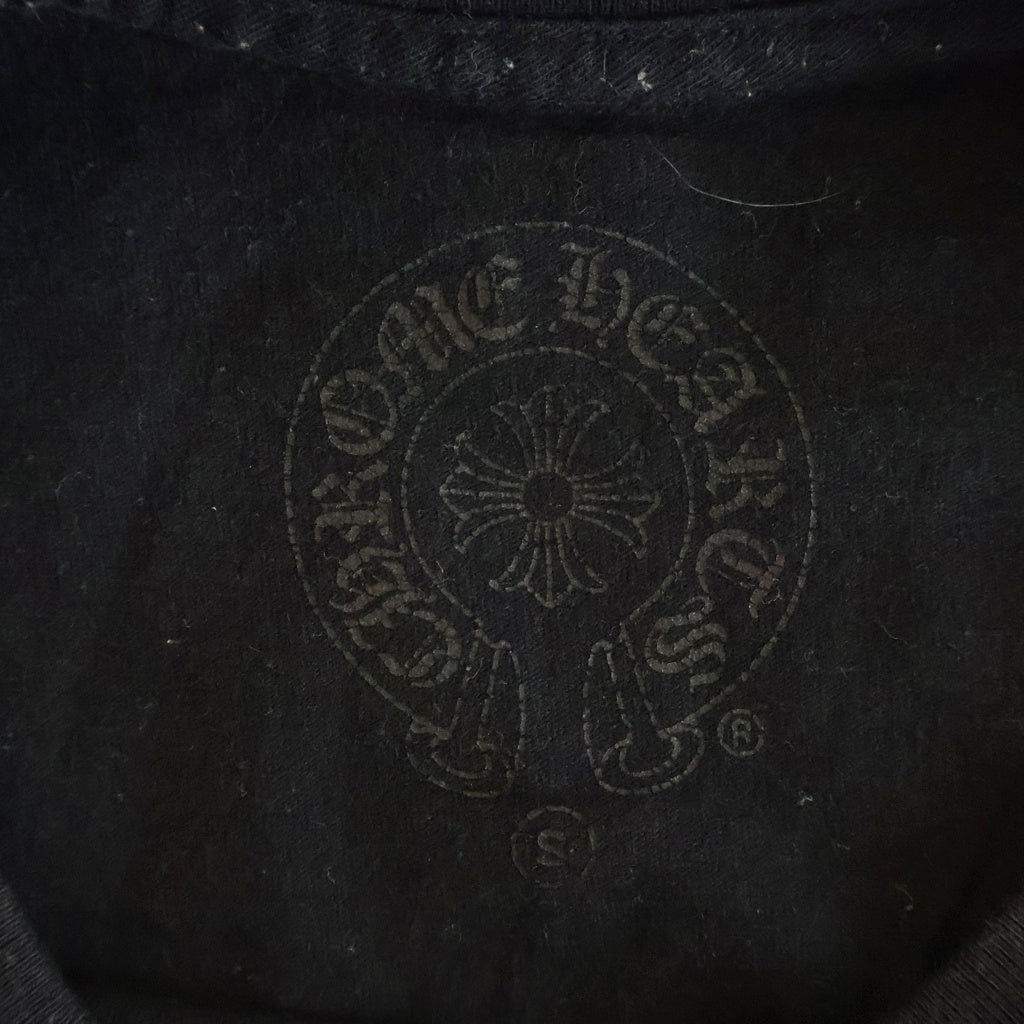 CHROME HEARTS(クロムハーツ) SCRL CEM CRS TEE バックスクロールラベル セメタリークロス プリント 半袖Tシャツ カットソー ブラック