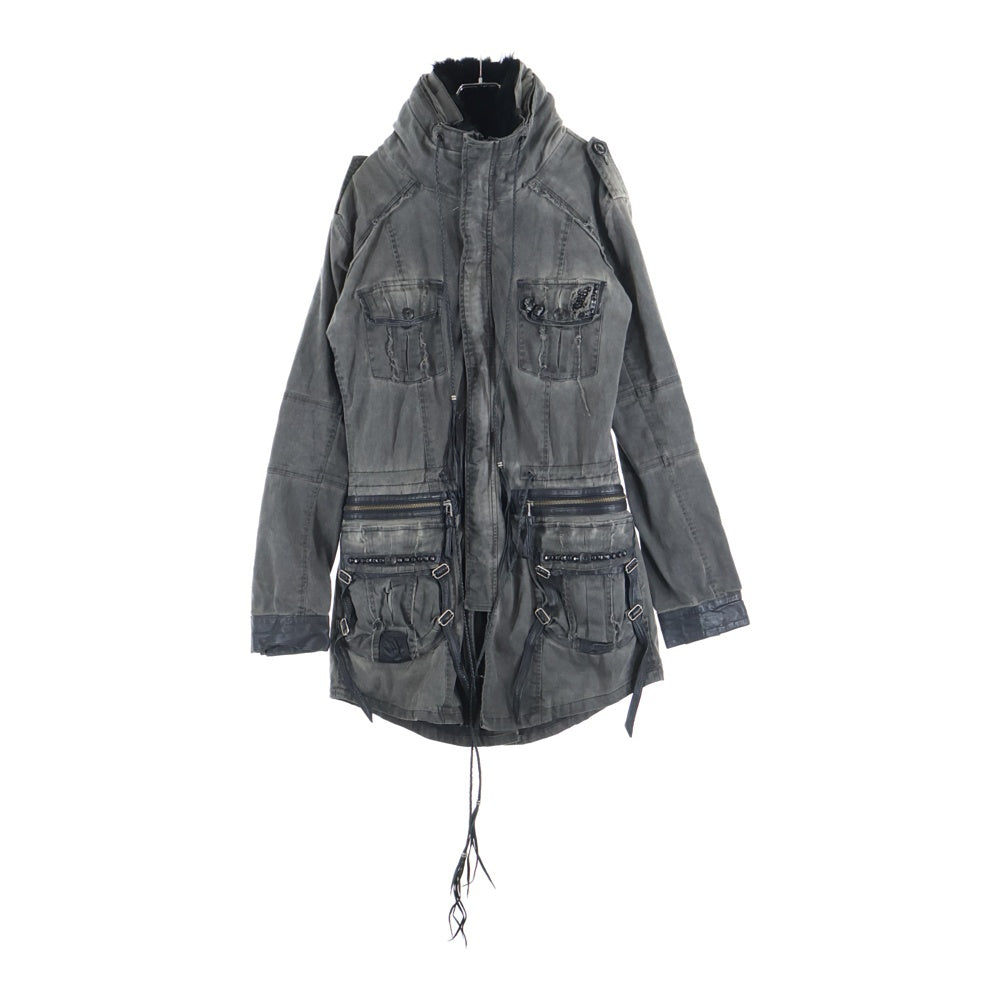 KMRii(ケムリ) ドクロチャーム付き ダメージ加工 レザーパイピング ミリタリージャケット カーキ