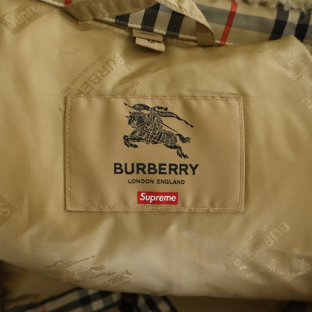 SUPREME(シュプリーム) ×Burberry 22SS Shearling Collar Down Puffer Jacket バックロゴ刺繍 ノバチェック パファーダウンジャケット