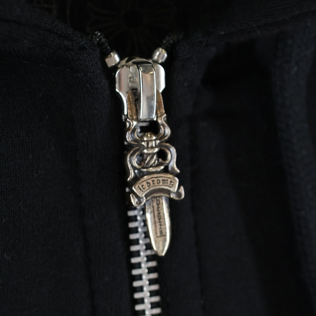 CHROME HEARTS(クロムハーツ) バックダガープリント サーマル裏地 ダガージップアップパーカー ブラック