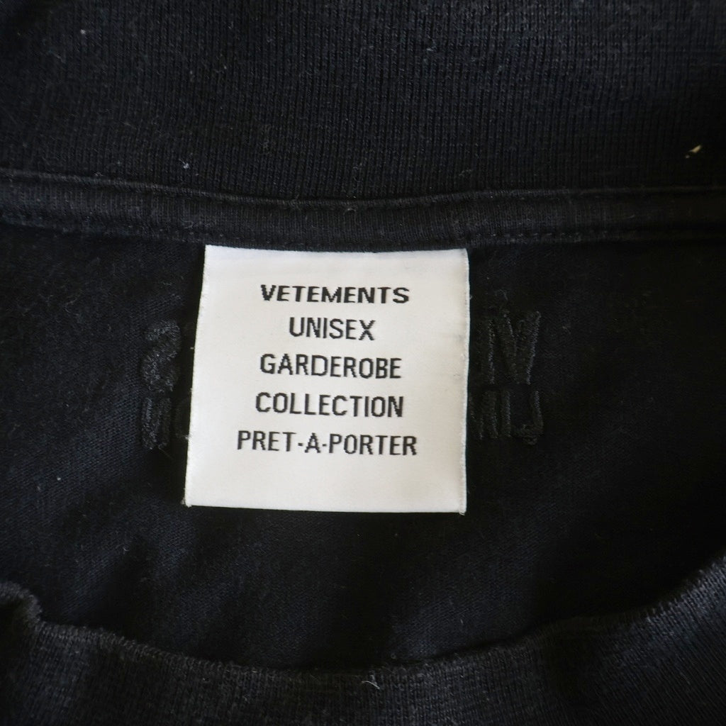 VETEMENTS(ヴェトモン) Devil Does Wear デビルダズウェア プリント クルーネック半袖Tシャツ カットソー UE52TR180B