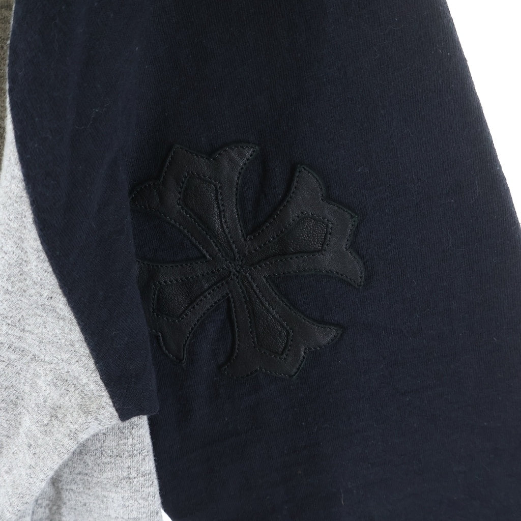 CHROME HEARTS(クロムハーツ) Y-NOT Embroidery Henry Neck ヘンリーネック クロスボールボタン レザークロスパッチ ラグラン 長袖Tシャツ カットソー グレー/ネイビー