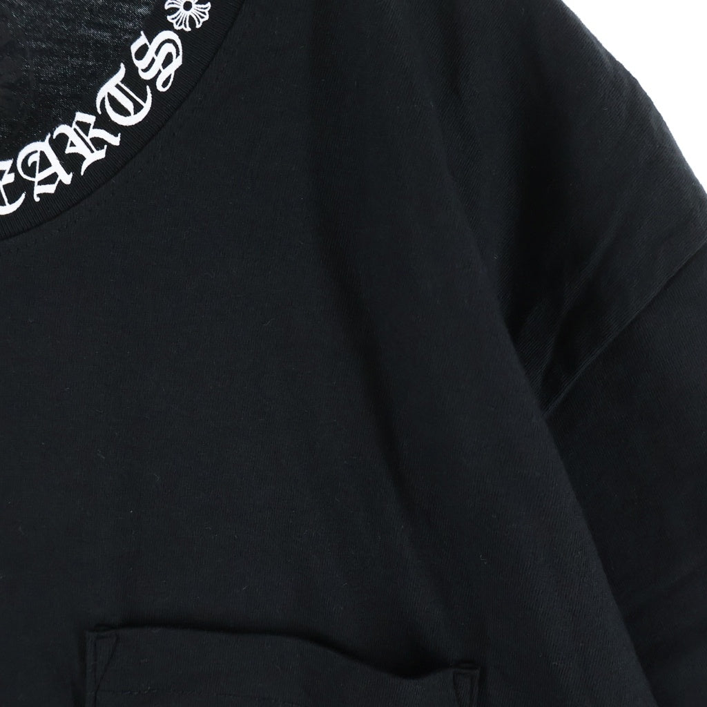 CHROME HEARTS(クロムハーツ) NECK LOGO S/S TEE ネックロゴプリント チェストポケット クルーネック半袖Tシャツ カットソー ブラック