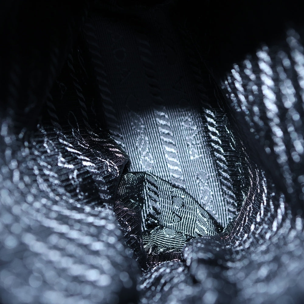 PRADA(プラダ) Re-Nylon スマホケース ショルダーバッグ ミニバッグ ブラック ナイロン シルバー金具 2ZH155